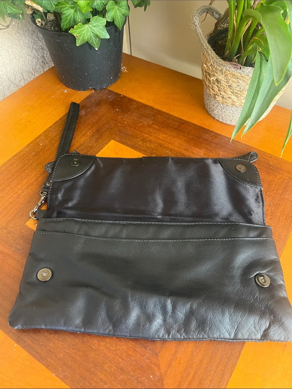 Black Vegan Leather Bow Wristlet Clutch